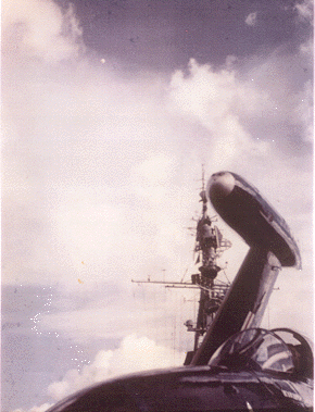 Photographie de Wallace Litwin prise le 20 Septembre 1952 depuis le point de l'USS Roosevelt